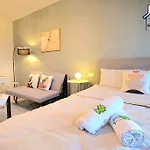Central Park Lovely Cozy Studio Balcony By Gdragon Homestay